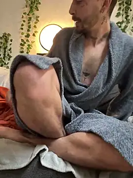 Piratee666 online show from 05/07/26, 06:41