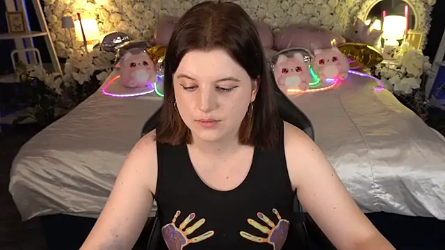 Snapshot of KristiFoxy chatting on 05/12/26, 06:38 KristiFoxy online show from 05/12/26, 06:38