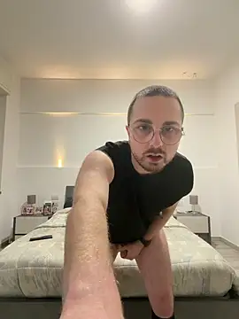 ItalianAlex online show from 02/10/26, 04:33