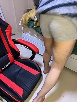 Snapshot of Mura109905 chatting on 02/18/26, 01:40 Mura109905 online show from 02/18/26, 01:40