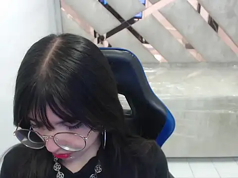 elizabeth t  online show from 02/05/26, 12:43