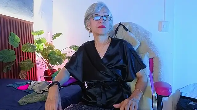 miss monserrate01 online show from 02/13/26, 01:07