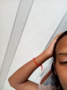 loveofpetitegirls34 online show from 04/21/26, 11:27