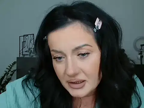 Snapshot of Jasmin0e chatting on 03/25/26, 12:22 Jasmin0e online show from 03/25/26, 12:22