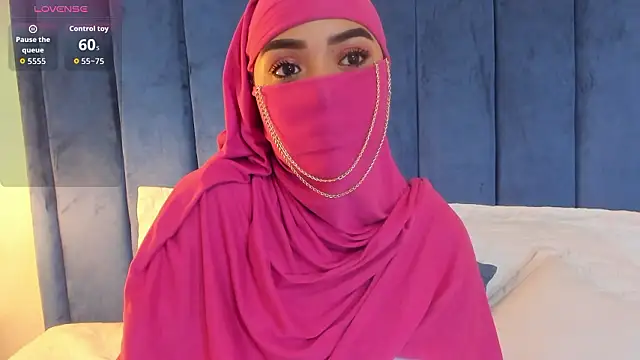 fatimarab   online show from 02/11/26, 03:44