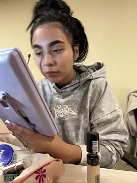 Sara Fernandez  online show from 03/17/26, 02:42