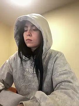 Sara Fernandez  online show from 04/21/26, 02:45