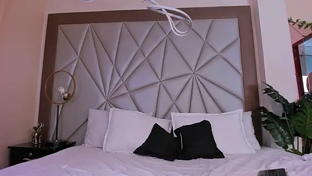 valenssio moretti online show from 03/04/26, 08:04