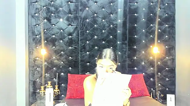 MiaWolton online show from 02/02/26, 11:58