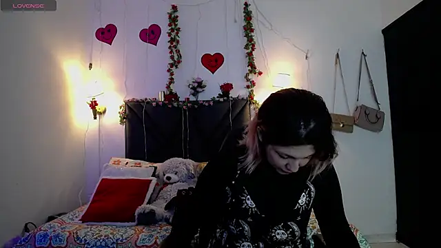 Sharma Amayra online show from 04/21/26, 07:17