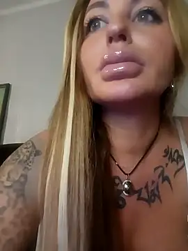 MiaMooly online show from 11/10/25, 06:18