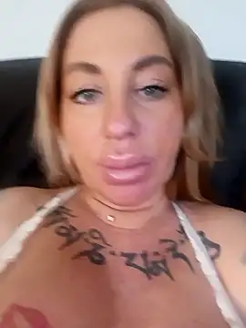 MiaMooly online show from 03/29/26, 01:22