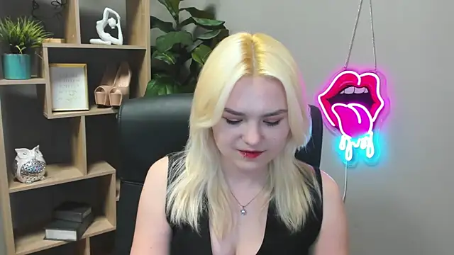 SweetLilyxo online show from 03/24/26, 07:35