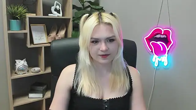 SweetLilyxo online show from 04/09/26, 01:27