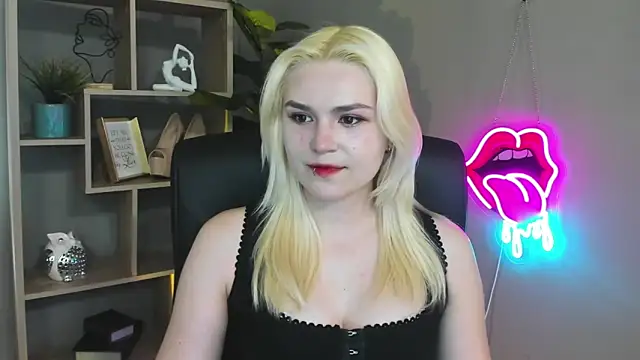 Snapshot of SweetLilyxo chatting on 04/28/26, 01:27 SweetLilyxo online show from 04/28/26, 01:27