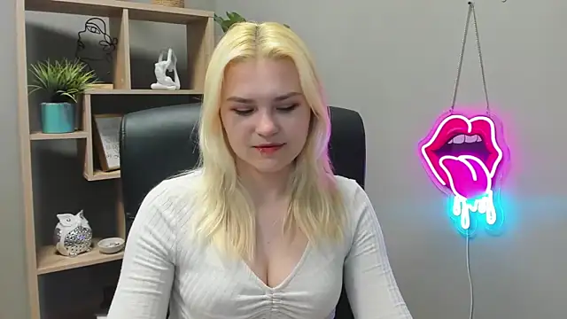 Snapshot of SweetLilyxo chatting on 05/06/26, 06:30 SweetLilyxo online show from 05/06/26, 06:30