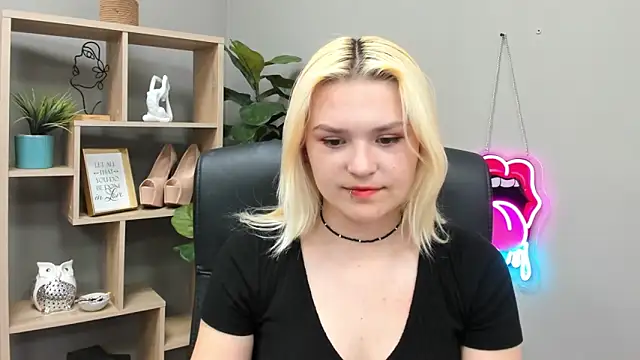 Snapshot of SweetLilyxo chatting on 06/02/26, 01:35 SweetLilyxo online show from 06/02/26, 01:35