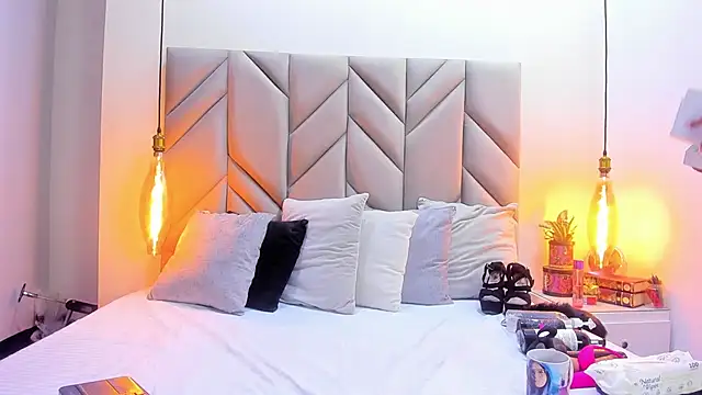 IsabellaFoox online show from 04/21/26, 01:17