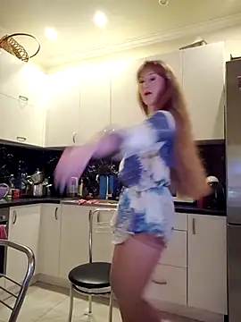 LanaBananaa  online show from 04/18/26, 10:32