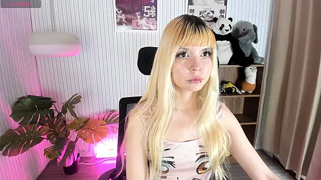 Laukyubey1 online show from 03/16/26, 08:13