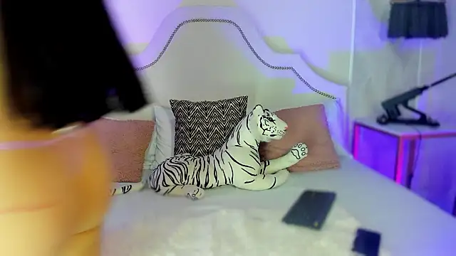 niicole garner online show from 02/24/26, 03:10