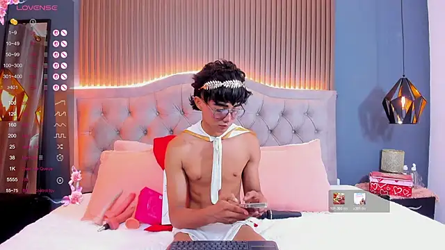 Noa 03 online show from 04/11/26, 06:23