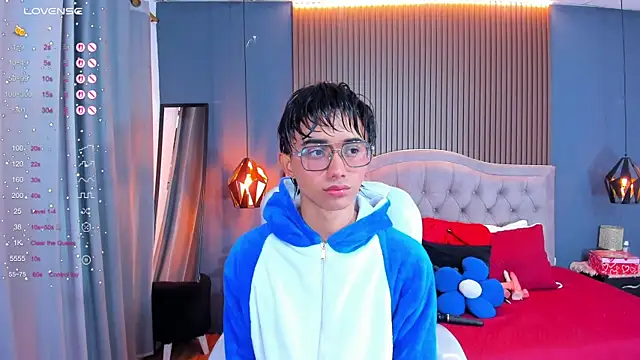 Noa 03 online show from 04/17/26, 01:36