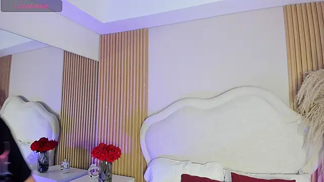 rebeca taylor online show from 02/07/26, 03:32