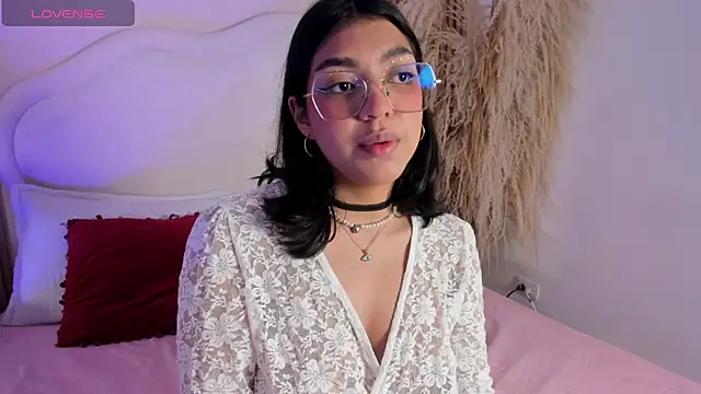 rebeca taylor online show from 02/26/26, 03:49