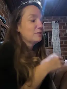 Snapshot of Loirinha_surf chatting on 02/19/26, 05:47 Loirinha surf online show from 02/19/26, 05:47