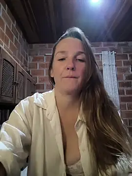 Snapshot of Loirinha_surf chatting on 02/21/26, 07:31 Loirinha surf online show from 02/21/26, 07:31