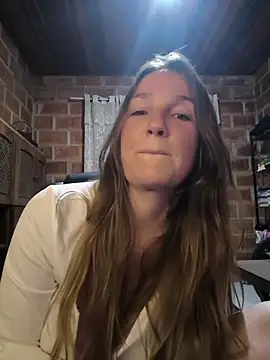 Snapshot of Loirinha_surf chatting on 03/13/26, 02:51 Loirinha surf online show from 03/13/26, 02:51