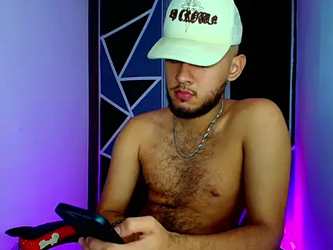 Snapshot of Sebolaz333 chatting on 06/17/26, 05:43 Sebolaz333 online show from 06/17/26, 05:43