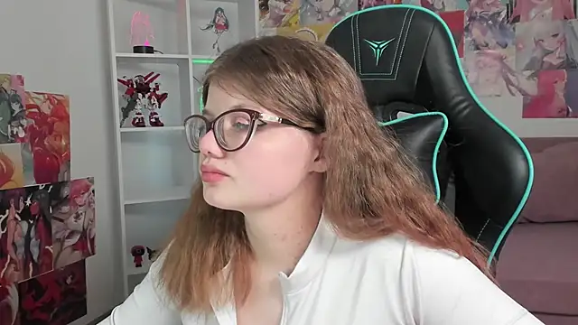 ChloeHalses online show from 02/04/26, 08:03