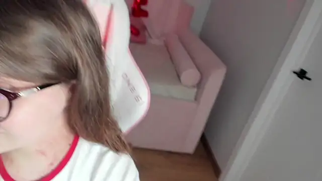 ChloeHalses online show from 02/17/26, 05:15