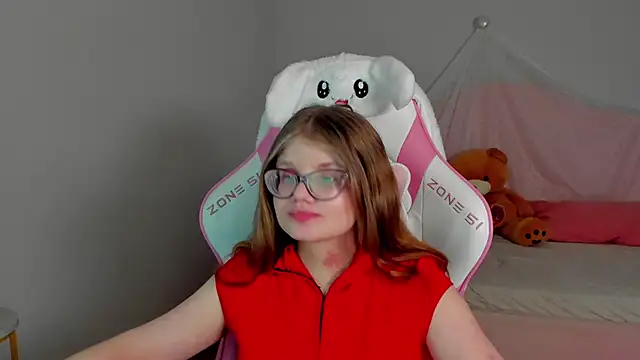 ChloeHalses online show from 04/10/26, 06:23