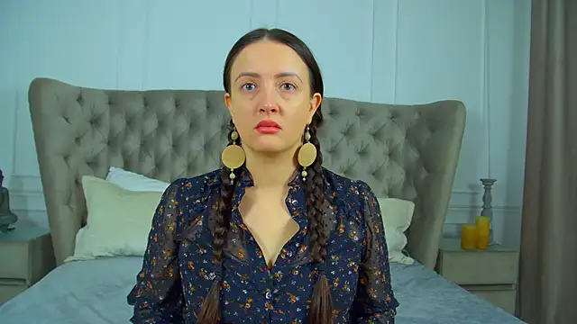 ElinaBellucci online show from 04/24/26, 04:15