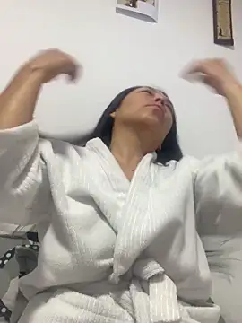 Emma Sanz   online show from 03/17/26, 12:19