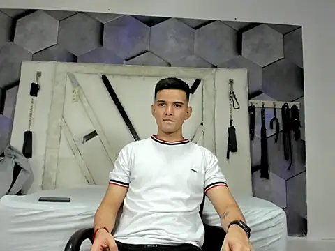 GoldenBoyM online show from 04/25/26, 03:20