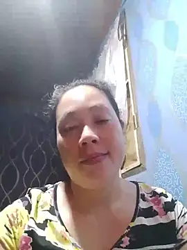 Snapshot of May_Bombs chatting on 06/15/26, 08:33 May Bombs online show from 06/15/26, 08:33