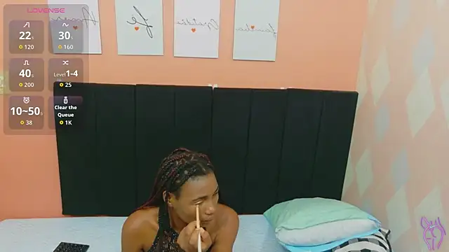 tightlittleebony online show from 04/19/26, 06:32