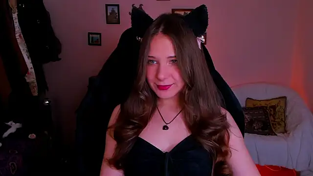 Snapshot of LanaLovely chatting on 06/18/26, 09:47 LanaLovely online show from 06/18/26, 09:47