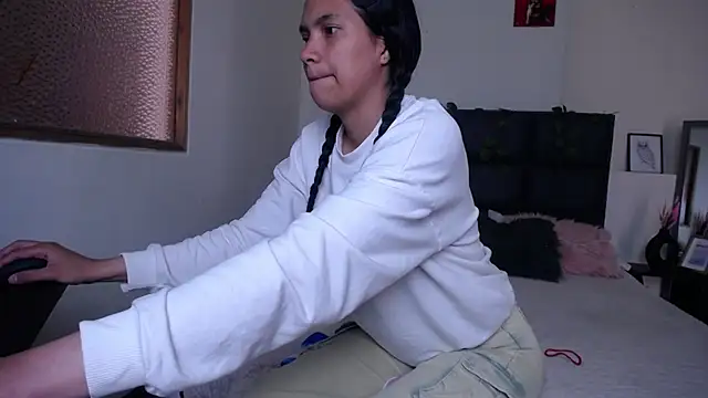 Julieta Parker online show from 02/17/26, 05:19