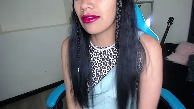 Julieta Parker online show from 03/18/26, 05:49