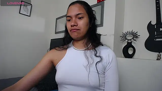 Snapshot of Julieta_Parker chatting on 05/27/26, 01:13 Julieta Parker online show from 05/27/26, 01:13