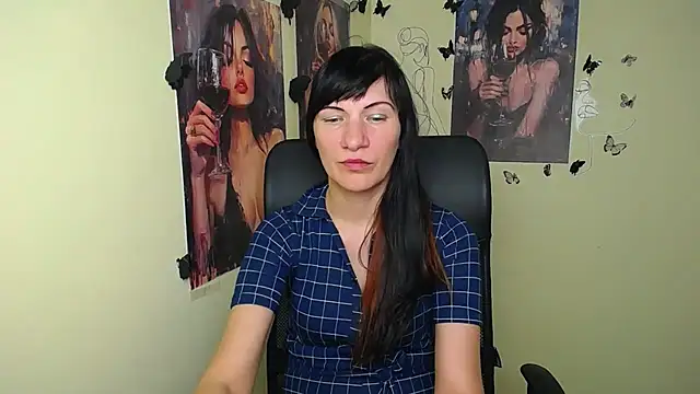 Snapshot of Rosalinda_ro chatting on 05/07/26, 12:21 Rosalinda ro online show from 05/07/26, 12:21