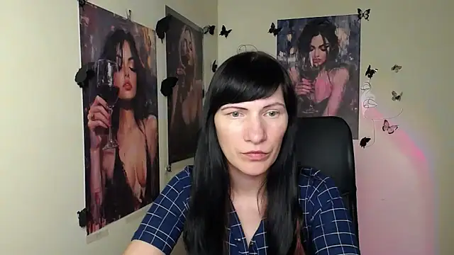Snapshot of Rosalinda_ro chatting on 05/20/26, 04:46 Rosalinda ro online show from 05/20/26, 04:46
