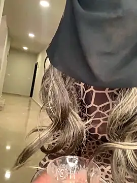 Snapshot of Arab_Honey chatting on 05/31/26, 05:53 Arab Honey online show from 05/31/26, 05:53