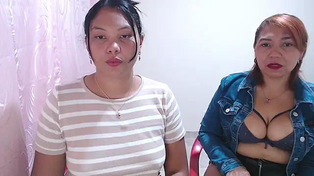 dannamomcerratt online show from 03/23/26, 02:15