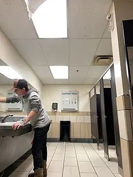 Snapshot of Horus1922 chatting on 02/24/26, 05:55 Horus1922 online show from 02/24/26, 05:55